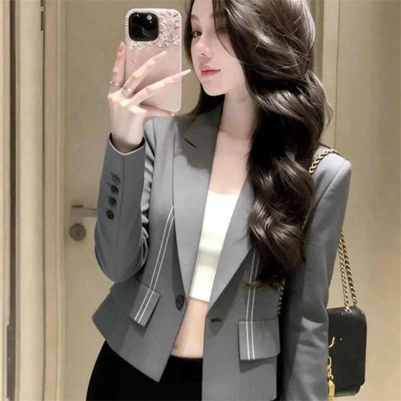 2026 New Spring Autumn Suit Jacket Fashionable Women's Suit Blazer Top Unique and Beautiful Gray Short Jacket Outwear Female
2026 New Spring Autumn Suit Jacket Fashionable Women's Suit Blazer Top Unique and Beautiful Gray Short Jacket Outwear Female