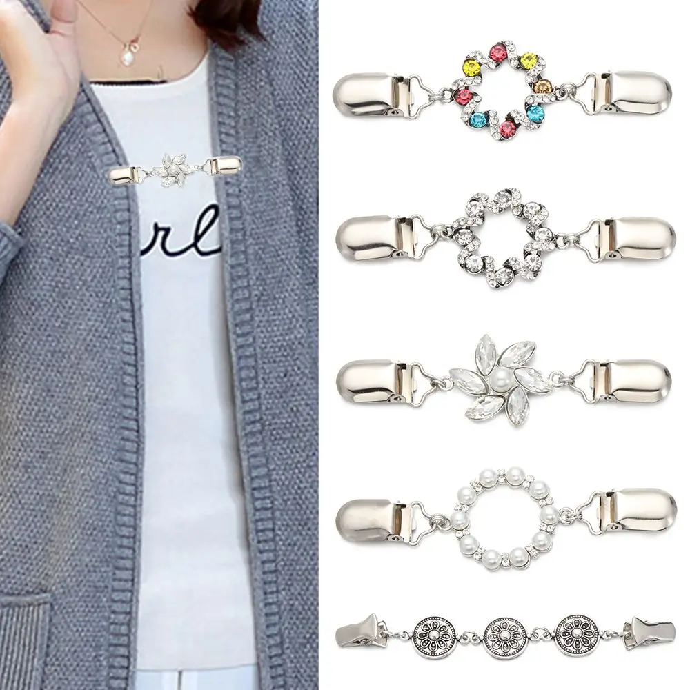 Gift for Ladies Sweater Scarf Clasp Rhinestone Shiny Blouse Collar Pin Women Shawl Clip Cardigan Duck Clip Brooches
Gift for Ladies Sweater Scarf Clasp Rhinestone Shiny Blouse Collar Pin Women Shawl Clip Cardigan Duck Clip Brooches