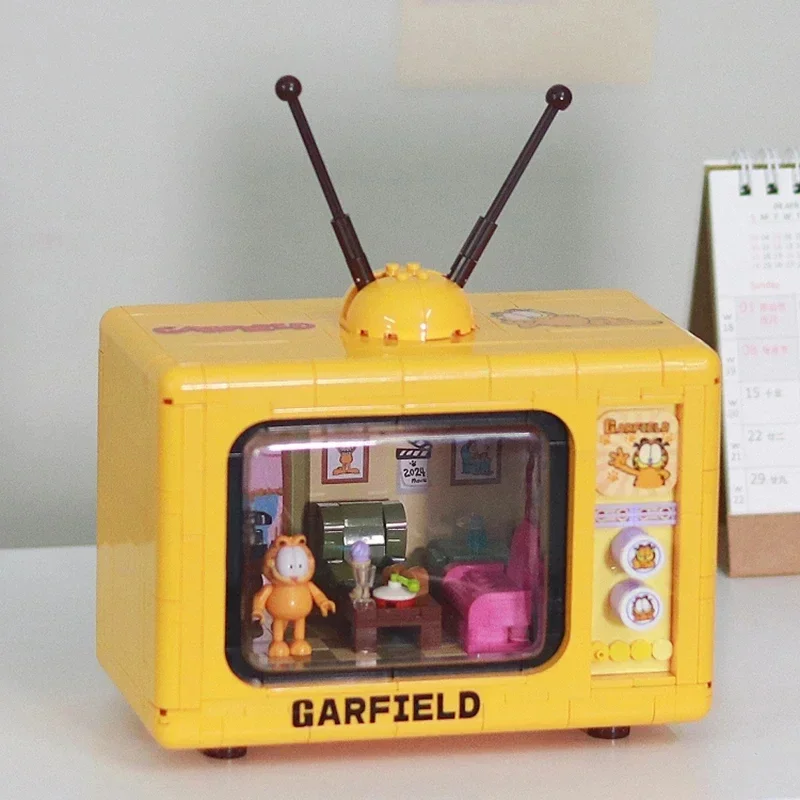 Строительные блоки серии BALODY Garfield, трансформируемые ТВ-модели, кирпичи, креативные настольные украшения, игрушки «сделай сам» для детей, праздничные подарки
Строительные блоки серии BALODY Garfield, трансформируемые ТВ-модели, кирпичи, креативные настольные украшения, игрушки «сделай сам» для детей, праздничные подарки