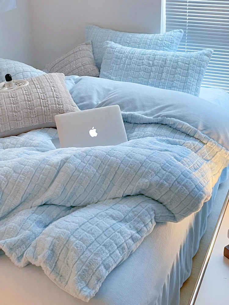 Princ Sle Double-Sided Fce Bedding Set Winter Warm Coral Velvet Bed eet Cover Quilt Coverlet Bed Canopy Four-Piece Set
Princ Sle Double-Sided Fce Bedding Set Winter Warm Coral Velvet Bed eet Cover Quilt Coverlet Bed Canopy Four-Piece Set