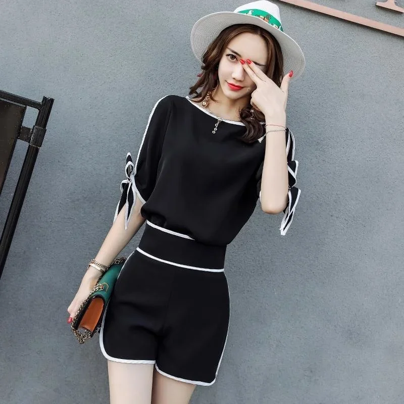 Women's Casual Suit 2025 New Summer Fashion High Waist Off-shoulder Cotton Short Sleeve Tops And Wide Leg Shorts 2 Two Piece Set
Women's Casual Suit 2025 New Summer Fashion High Waist Off-shoulder Cotton Short Sleeve Tops And Wide Leg Shorts 2 Two Piece Set