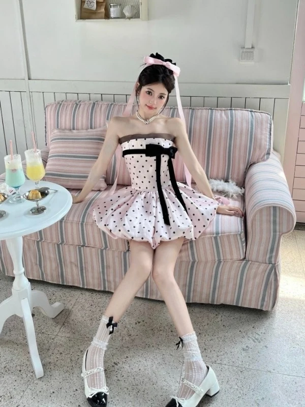 Sweet Princess Style Ballet Flounce Strapless Dress with Bowknot Waist Cinching Puffy Skirt for Young Women Summer Casual Wear
Sweet Princess Style Ballet Flounce Strapless Dress with Bowknot Waist Cinching Puffy Skirt for Young Women Summer Casual Wear