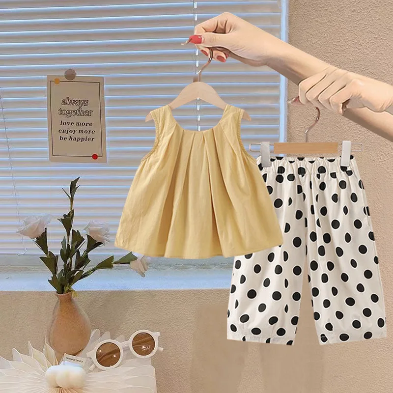 Girls' Summer Clothing Set 2025 Summer New Style Children's Thin Sleeveless Vest Top Polka Dot Bow Wide Leg Pants
Girls' Summer Clothing Set 2025 Summer New Style Children's Thin Sleeveless Vest Top Polka Dot Bow Wide Leg Pants