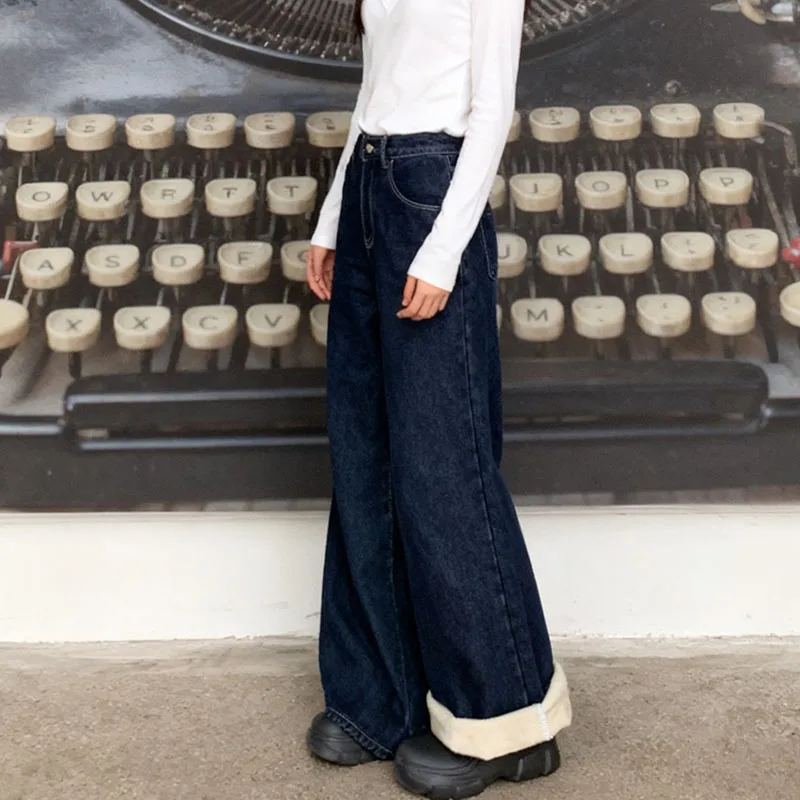 Winter Women's Y2K Flared Wide Leg Jeans Denim Thermal Fleece Lined Warm Casual Classic Style for Cold Weather
Winter Women's Y2K Flared Wide Leg Jeans Denim Thermal Fleece Lined Warm Casual Classic Style for Cold Weather