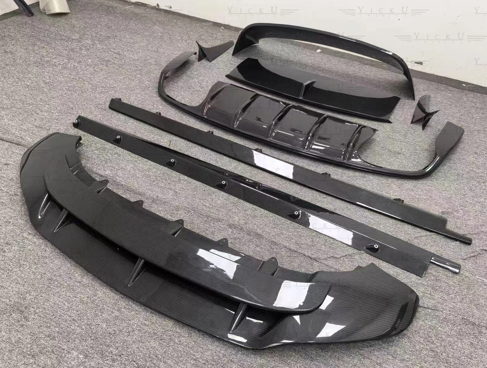 High Quality Body Kit forBentley Bentayga Upgrade Speed Style Auto Part Front Lip Side Skirt Diffuser Top Wing Carbon Fiber 20+
High Quality Body Kit forBentley Bentayga Upgrade Speed Style Auto Part Front Lip Side Skirt Diffuser Top Wing Carbon Fiber 20+