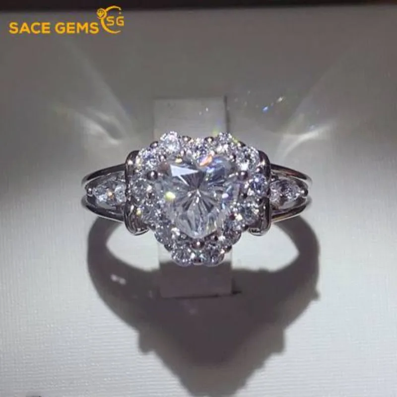 SACE GEMS GRA Certified 1CT D Heart Moissanite 925 Sterling Silver Fashion Ring for Women Engagement Promise Party Fine Jewelry
SACE GEMS GRA Certified 1CT D Heart Moissanite 925 Sterling Silver Fashion Ring for Women Engagement Promise Party Fine Jewelry