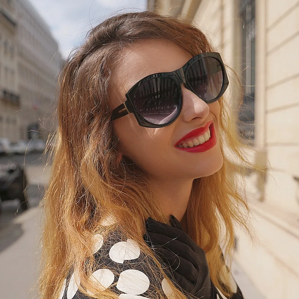 Fashion Women's Sunglasses Vintage Oversized Brand Designer Sunglasses Women Sun Glasses for Female Lady Shades White Pink UV400
Fashion Women's Sunglasses Vintage Oversized Brand Designer Sunglasses Women Sun Glasses for Female Lady Shades White Pink UV400