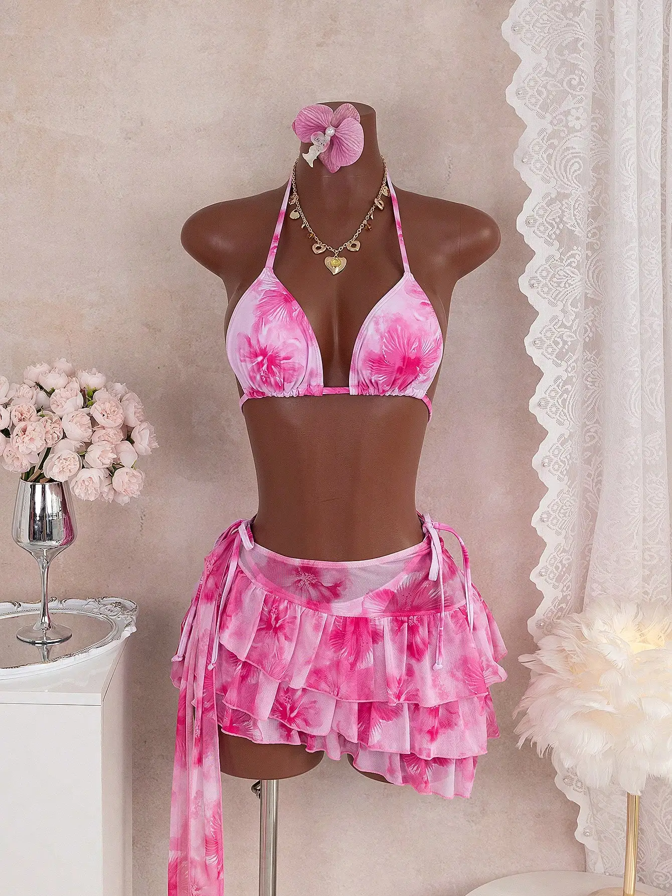 3pcs Watercolor Floral Halter Bikini Set With Ruffled Sarong Skirt
3pcs Watercolor Floral Halter Bikini Set With Ruffled Sarong Skirt