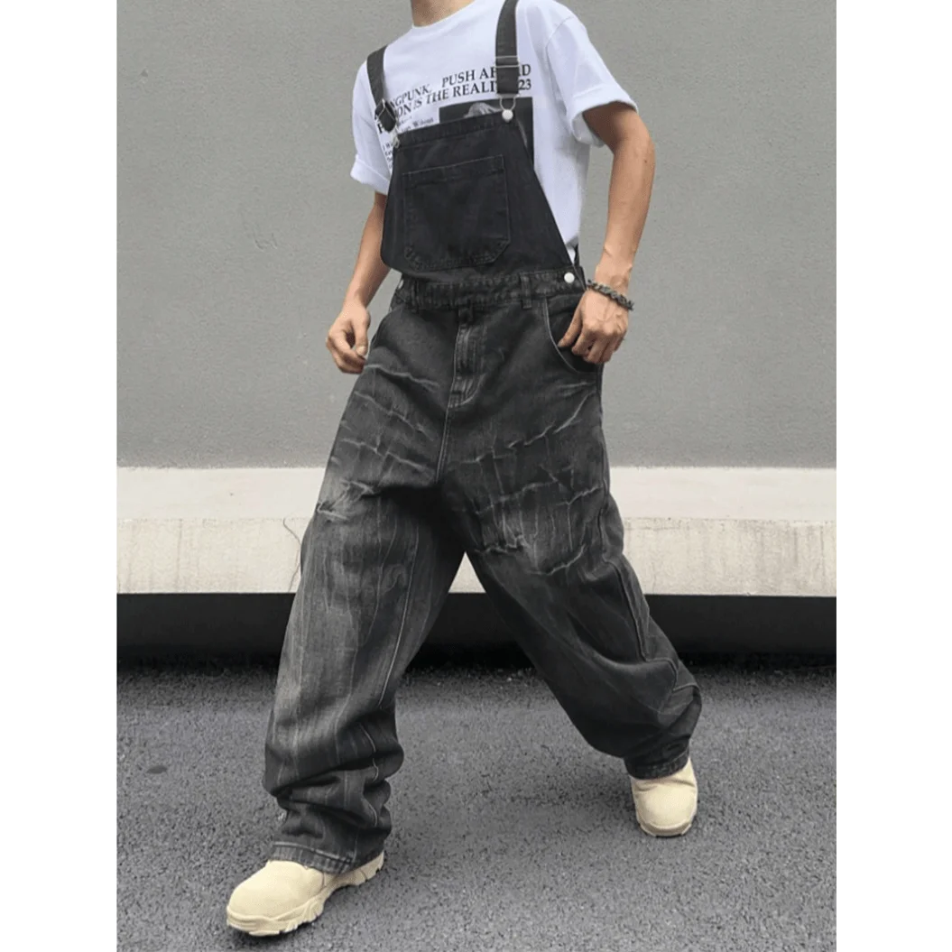 Men's denim overalls, trendy streetwear casual loose-fit slimming jumpsuit, lightning-pattern washed denim pants.
Men's denim overalls, trendy streetwear casual loose-fit slimming jumpsuit, lightning-pattern washed denim pants.