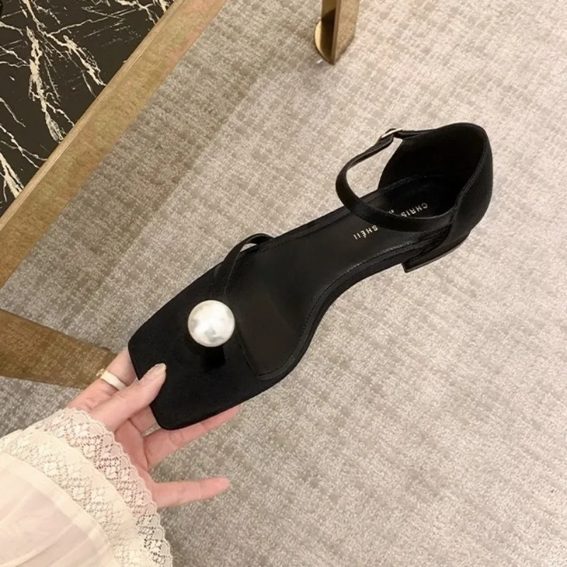 Luxury Women's Shoes Exquisite Imitation Pearl Flat Sandals for Woman Elegant French Casual Shoes Designer Shoes Sandalias Mujer
Luxury Women's Shoes Exquisite Imitation Pearl Flat Sandals for Woman Elegant French Casual Shoes Designer Shoes Sandalias Mujer