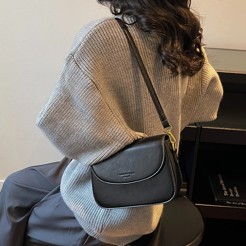 Trendy Designer Paris Fashion Crossbody Handbag Minimalist Unique Vintage For Everyday Casual Use
Trendy Designer Paris Fashion Crossbody Handbag Minimalist Unique Vintage For Everyday Casual Use