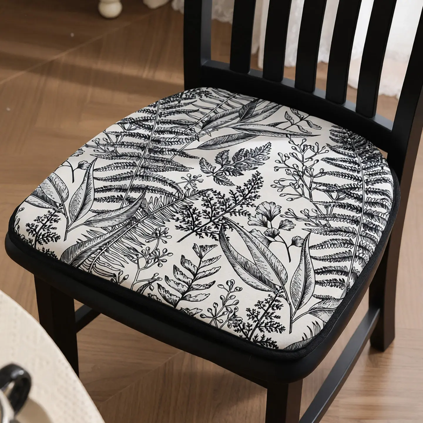 Vintage Plush Thickened Sponge Seat Pad Removable Washable Four Seasons Universal Horseshoe Shape Cushion Home Office Chair
Vintage Plush Thickened Sponge Seat Pad Removable Washable Four Seasons Universal Horseshoe Shape Cushion Home Office Chair