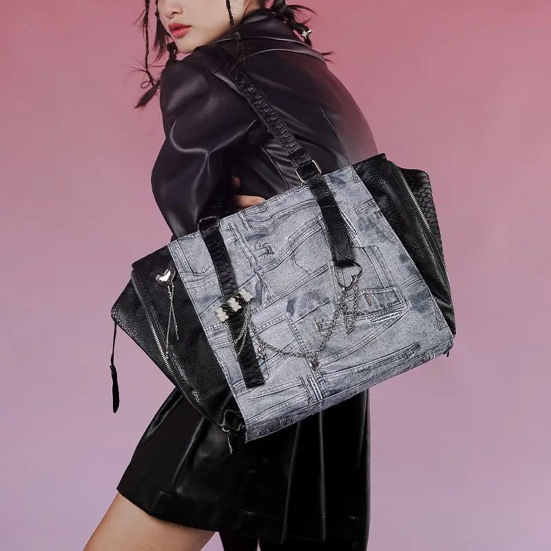 Fashion Design Denim Handbag Large Capacity Lady Casual Commuter Tote Handbags Y2k Shoulder Bag Patchwork Underarm Bags 2025 New
Fashion Design Denim Handbag Large Capacity Lady Casual Commuter Tote Handbags Y2k Shoulder Bag Patchwork Underarm Bags 2025 New
