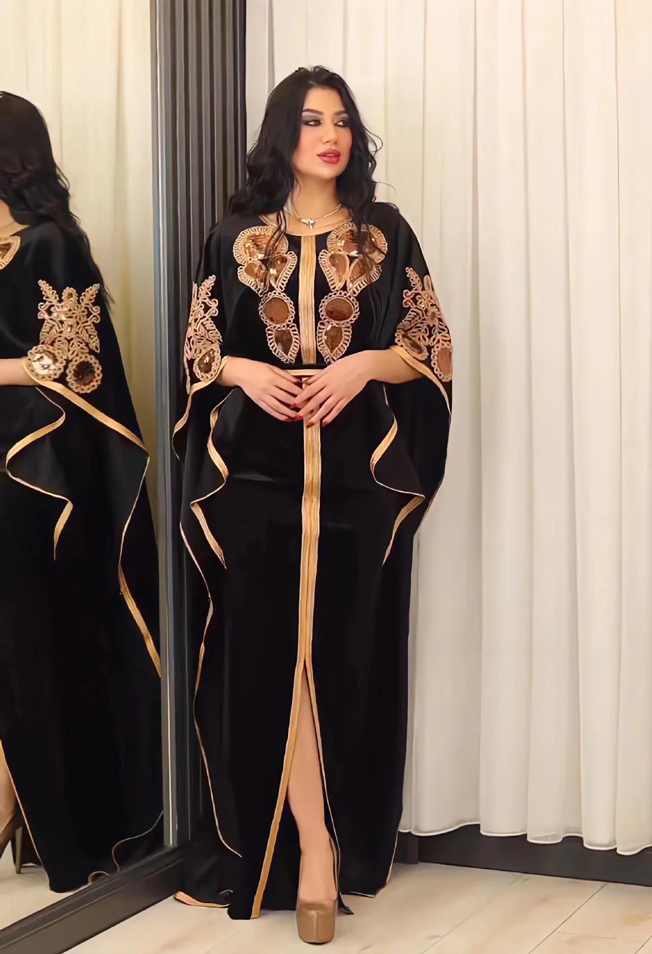 Eid Velvet Abayas for Women Embroidery Muslim Dress Turkey Kaftan Dubai Arab Robe Islam Clothing Djellaba Jalabiya Morocco Abaya
Eid Velvet Abayas for Women Embroidery Muslim Dress Turkey Kaftan Dubai Arab Robe Islam Clothing Djellaba Jalabiya Morocco Abaya