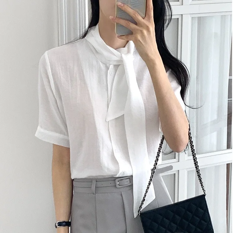 Chic Summer Loose Fit Single Button Short Sleeve Shirt Casual Style Thin Material Pure Color Versatile Top for Women
Chic Summer Loose Fit Single Button Short Sleeve Shirt Casual Style Thin Material Pure Color Versatile Top for Women