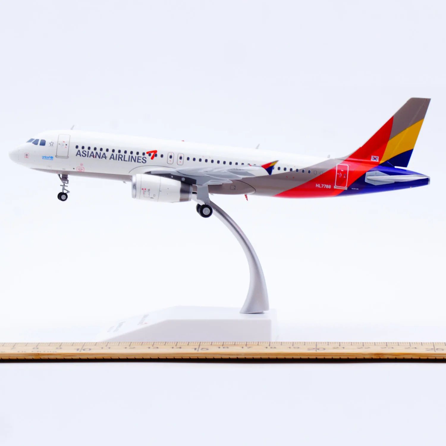 LH2419 Alloy Collectible Plane Gift JC Wings 1:200 Asiana Airlines "StarAlliance" Airbus A320 Diecast Aircraft Jet Model HL7788
LH2419 Alloy Collectible Plane Gift JC Wings 1:200 Asiana Airlines "StarAlliance" Airbus A320 Diecast Aircraft Jet Model HL7788