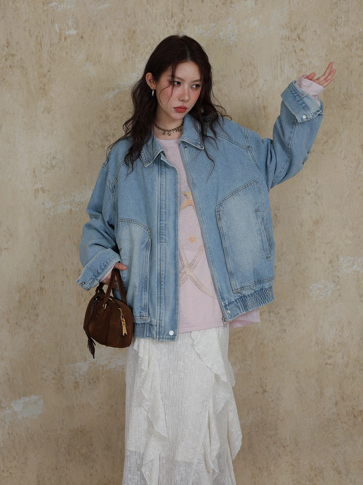 Retro Washed Light Blue Denim Jacket Women's Loose Fit Spring Outerwear with Pocket Long Sleeve Zipper Cotton Workwear
Retro Washed Light Blue Denim Jacket Women's Loose Fit Spring Outerwear with Pocket Long Sleeve Zipper Cotton Workwear