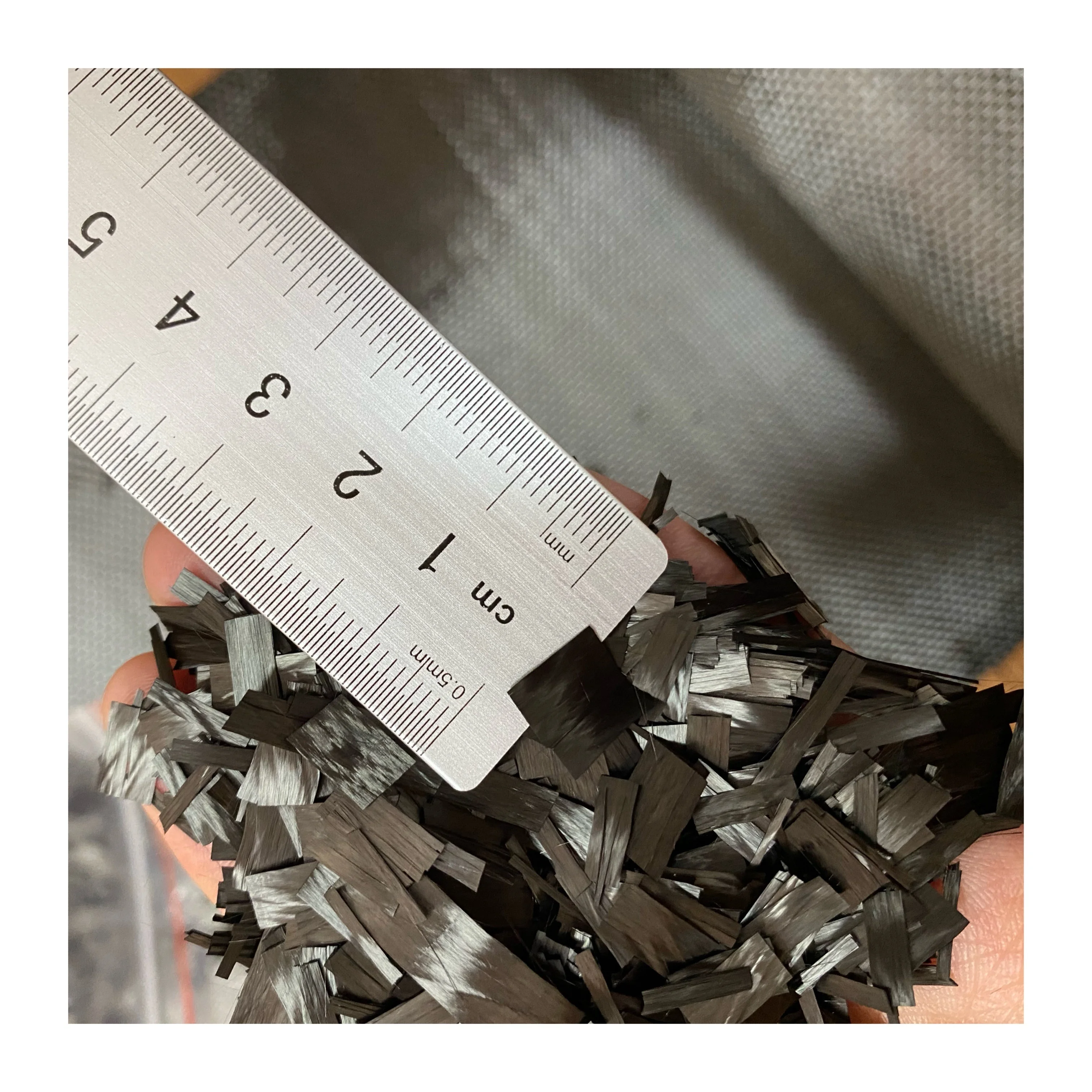 10mm 15mm High Strength Light Weight Knitted Chopped Carbon Fiber Fabric, Carbon Fiber Material, Lightweight Fabric for Car and
10mm 15mm High Strength Light Weight Knitted Chopped Carbon Fiber Fabric, Carbon Fiber Material, Lightweight Fabric for Car and