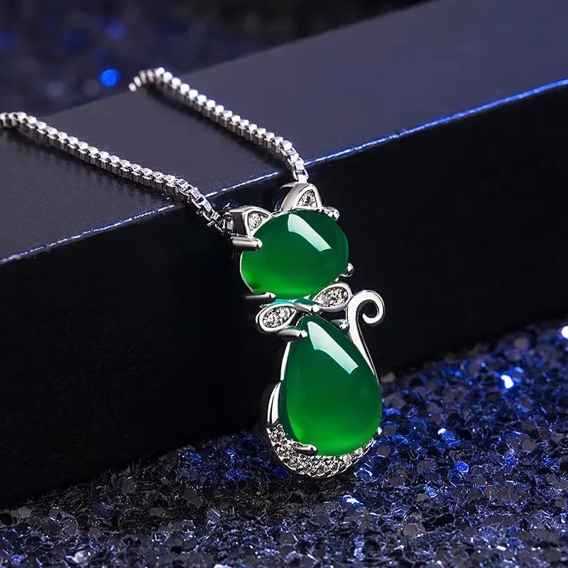 Natural Green Chalcedony Hand-carved Kitten Pendant Fashion Boutique Jewelry Men and Women Green Agate Necklace Gift Accessories
Natural Green Chalcedony Hand-carved Kitten Pendant Fashion Boutique Jewelry Men and Women Green Agate Necklace Gift Accessories