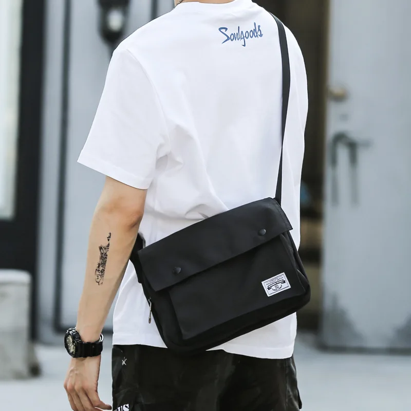 Casual Men Shoulder Messenger Bag Nylon Cell Phone Bag Unisex Crossbody Pack Travel Solid Color Waist Pack Male Chest Pouch
Casual Men Shoulder Messenger Bag Nylon Cell Phone Bag Unisex Crossbody Pack Travel Solid Color Waist Pack Male Chest Pouch