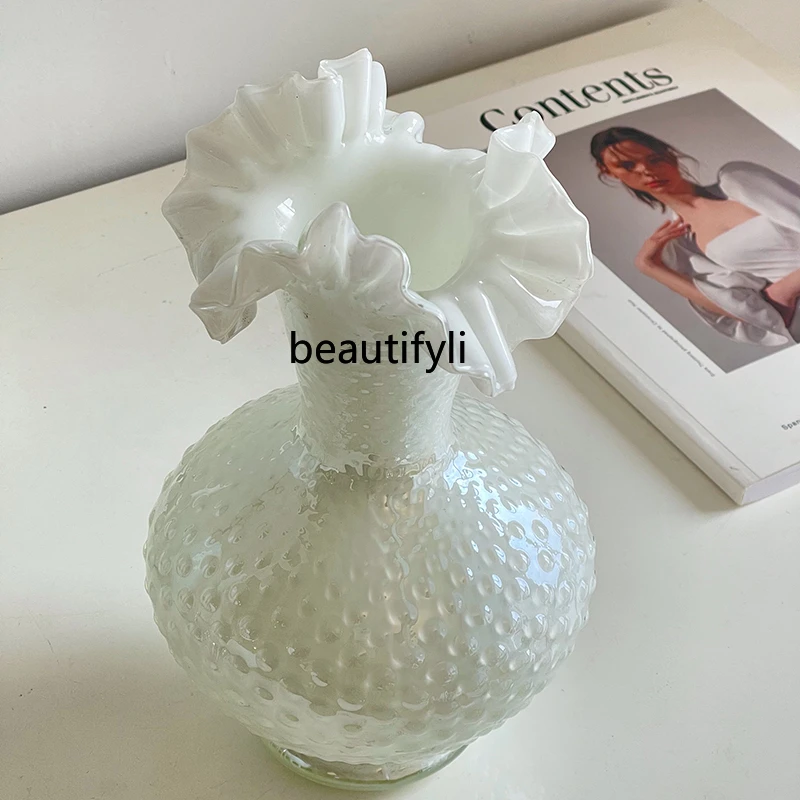 yj Medieval Style Classic Fenton Style Milk Glass DingTalk Wave Mouth Elegant Flower Decoration
yj Medieval Style Classic Fenton Style Milk Glass DingTalk Wave Mouth Elegant Flower Decoration