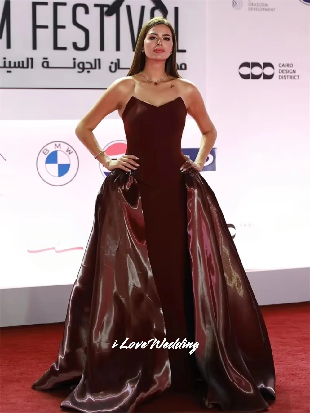 Luxury Burgundy Sweetheart Prom Dresses 2026 A-Line Sleeveless Pleated Beads Formal Evening Party Wedding Party Dress Customized
Luxury Burgundy Sweetheart Prom Dresses 2026 A-Line Sleeveless Pleated Beads Formal Evening Party Wedding Party Dress Customized