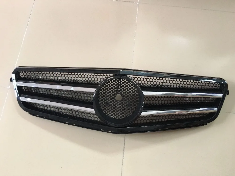 W204 08-14 Style Front Black & Chrome Hood Sport Grill Center Grille for Mercedes Benz Replacement Front Center Grille
W204 08-14 Style Front Black & Chrome Hood Sport Grill Center Grille for Mercedes Benz Replacement Front Center Grille