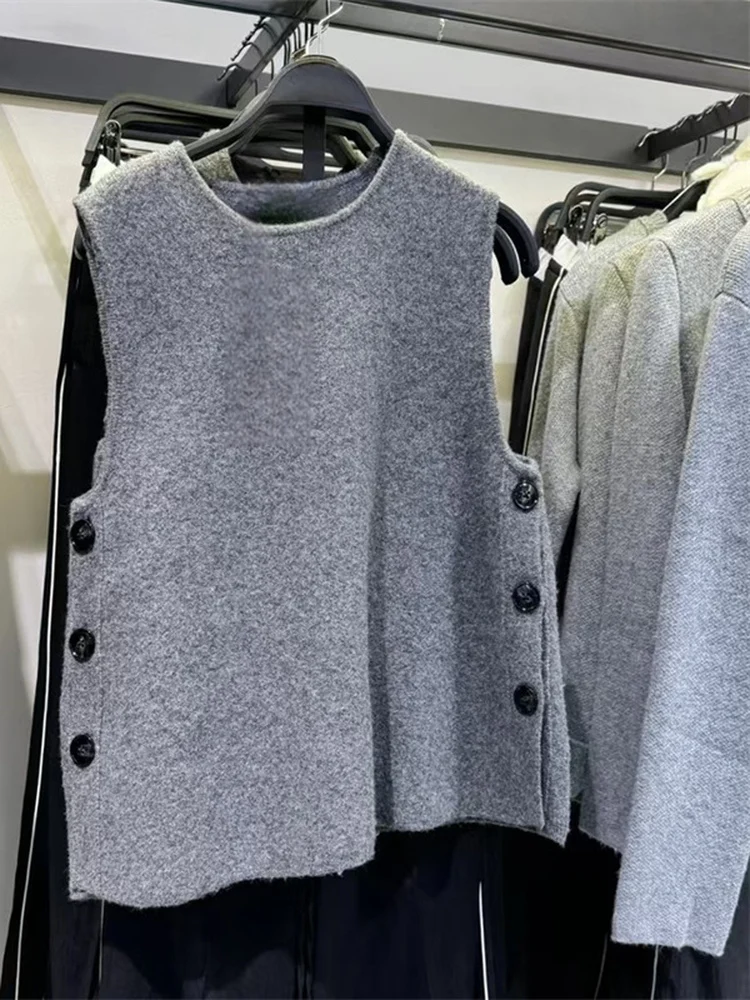 Loose Knitted Vest Style Sleeveless round Neck Pullover Top for Women Autumn Winter New Arrival Street Style Color
Loose Knitted Vest Style Sleeveless round Neck Pullover Top for Women Autumn Winter New Arrival Street Style Color