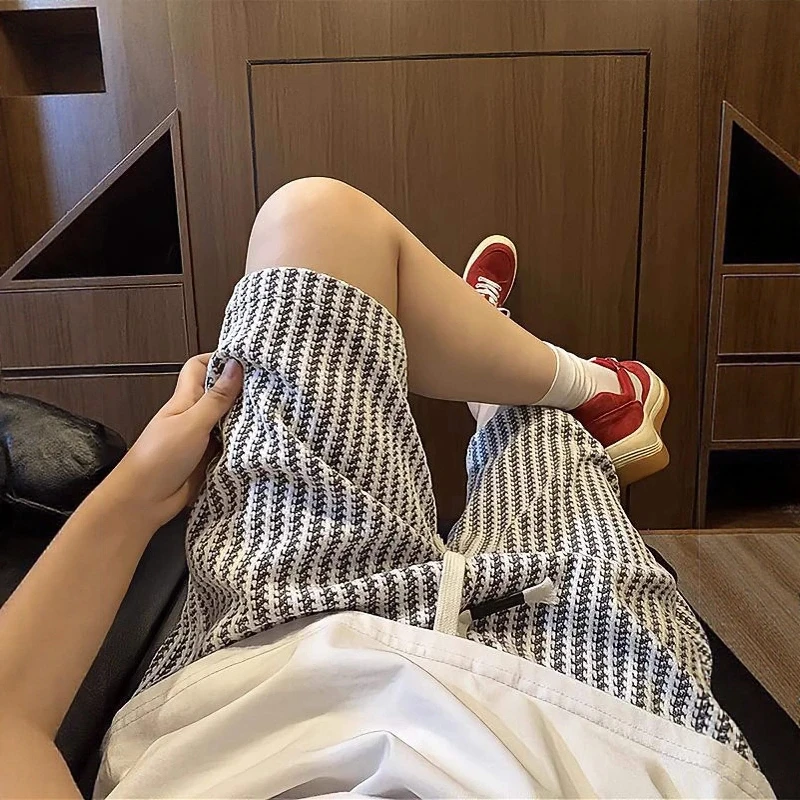 Мужские шорты в ретро-стиле с черно-белым полосатым принтом, летние, повседневные, свободного кроя, больших размеров, для дома и улицы, длиной до колена, из полиэфирного волокна
Мужские шорты в ретро-стиле с черно-белым полосатым принтом, летние, повседневные, свободного кроя, больших размеров, для дома и улицы, длиной до колена, из полиэфирного волокна