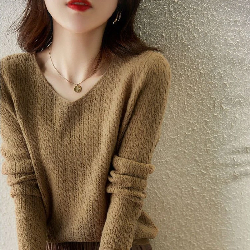 Korean Fashion Autumn Winter Sweaters Women V-Neck Solid Screw Thread Simplicity Office Lady Long Sleeve Pullovers Knitted Tops
Korean Fashion Autumn Winter Sweaters Women V-Neck Solid Screw Thread Simplicity Office Lady Long Sleeve Pullovers Knitted Tops