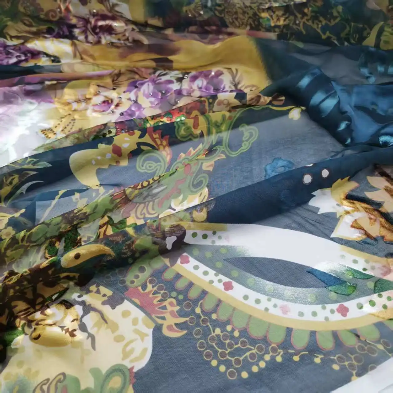 Soft Silk Viscose Fabric with Rhinestones Bling Saree Silk Mulberry Material Dress Sudan Toub DIY Sewing Tissue
Soft Silk Viscose Fabric with Rhinestones Bling Saree Silk Mulberry Material Dress Sudan Toub DIY Sewing Tissue