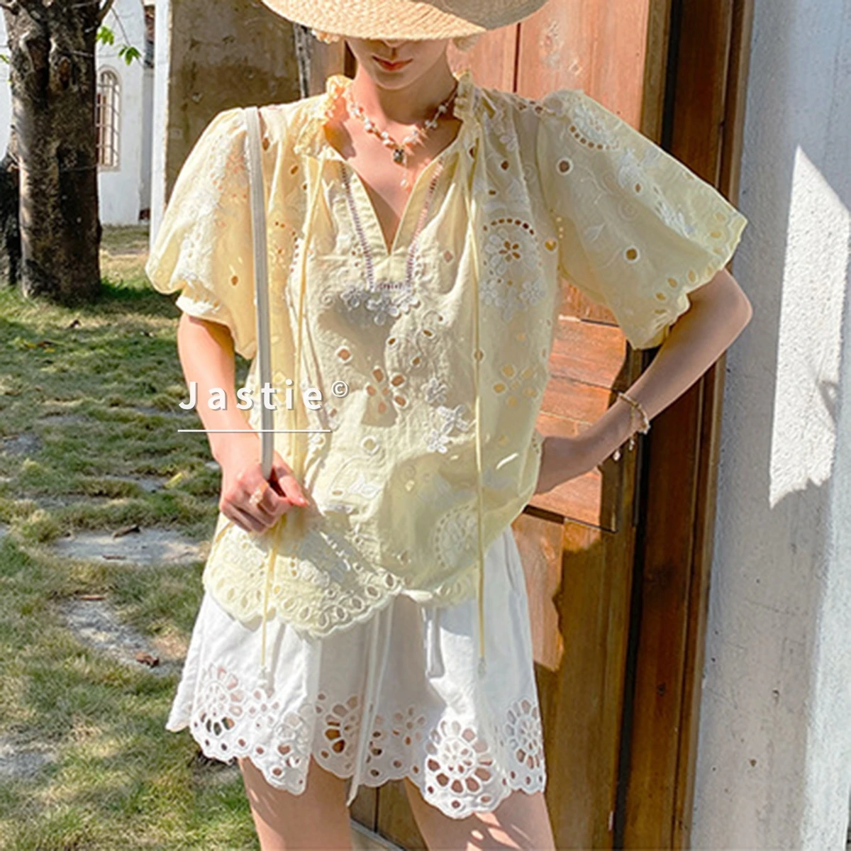 Bohemian Yellow Eyelet Embroidery Blouse Women Elegant V Neck Hollow Out Lace Shirt Puff Sleeve Summer Beach Vacation Tops Blusa
Bohemian Yellow Eyelet Embroidery Blouse Women Elegant V Neck Hollow Out Lace Shirt Puff Sleeve Summer Beach Vacation Tops Blusa