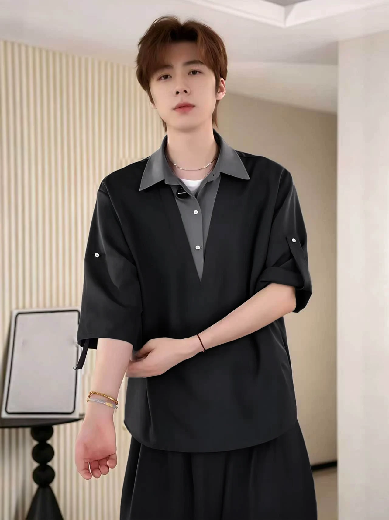 Black Ice Silk Seven-Quarter Sleeve Shirt Men's Summer American Short Sleeve Fake Two-Piece Loose Fit Breathable Shirt
Black Ice Silk Seven-Quarter Sleeve Shirt Men's Summer American Short Sleeve Fake Two-Piece Loose Fit Breathable Shirt