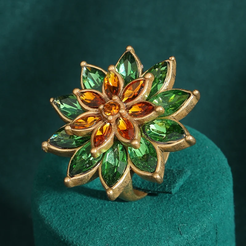 Romantic Flower Vintage Crystal Lotus Rings Gold Color Horse Eye Shape Luxury Design Copper Jewelry Party Accessories for Women
Romantic Flower Vintage Crystal Lotus Rings Gold Color Horse Eye Shape Luxury Design Copper Jewelry Party Accessories for Women