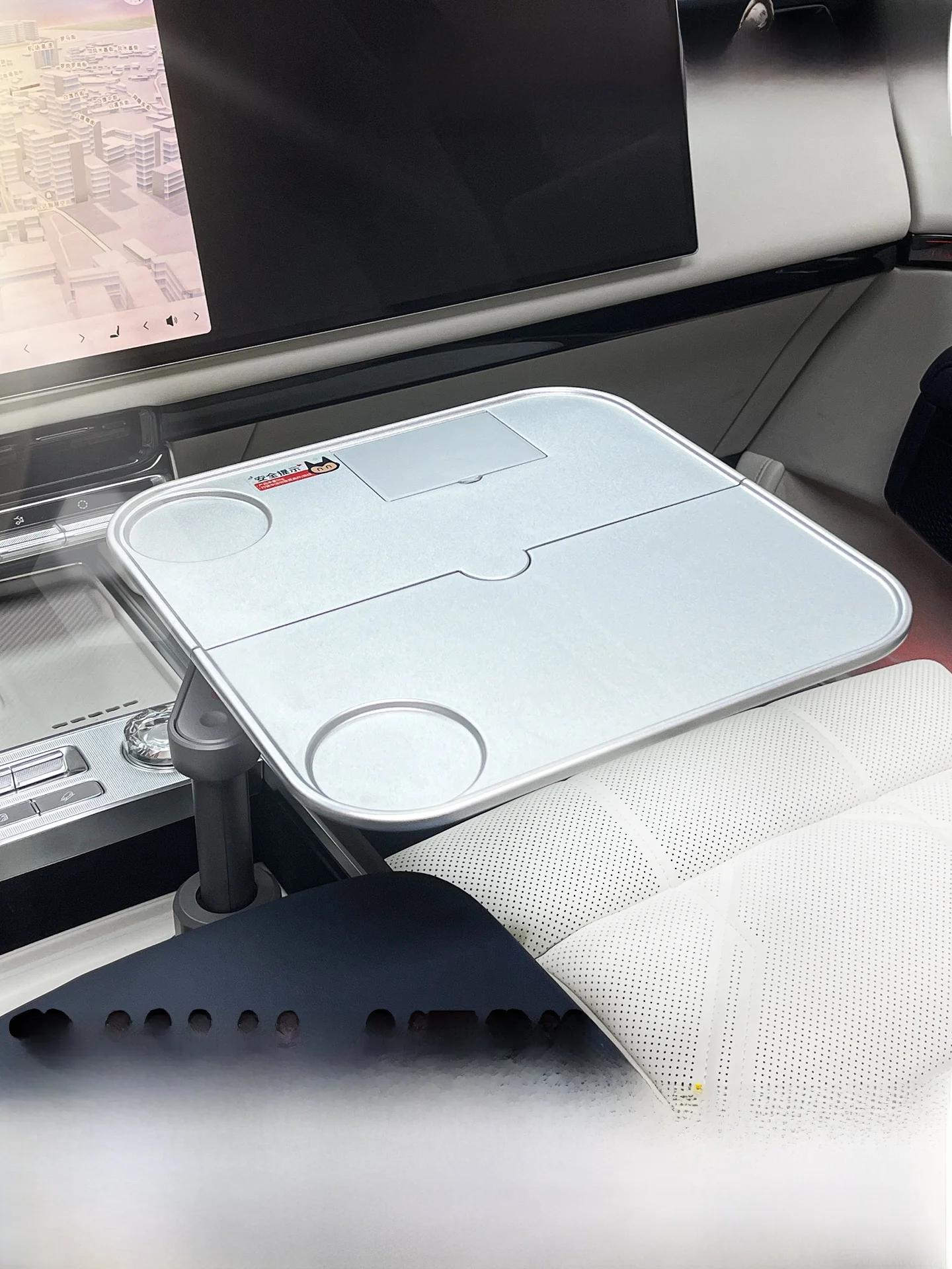 Car-Mounted Table Board Ideal for Co-drivers Rear Passengers Adjustable Angle Foldable Alloy Material Notebook Stand
Car-Mounted Table Board Ideal for Co-drivers Rear Passengers Adjustable Angle Foldable Alloy Material Notebook Stand