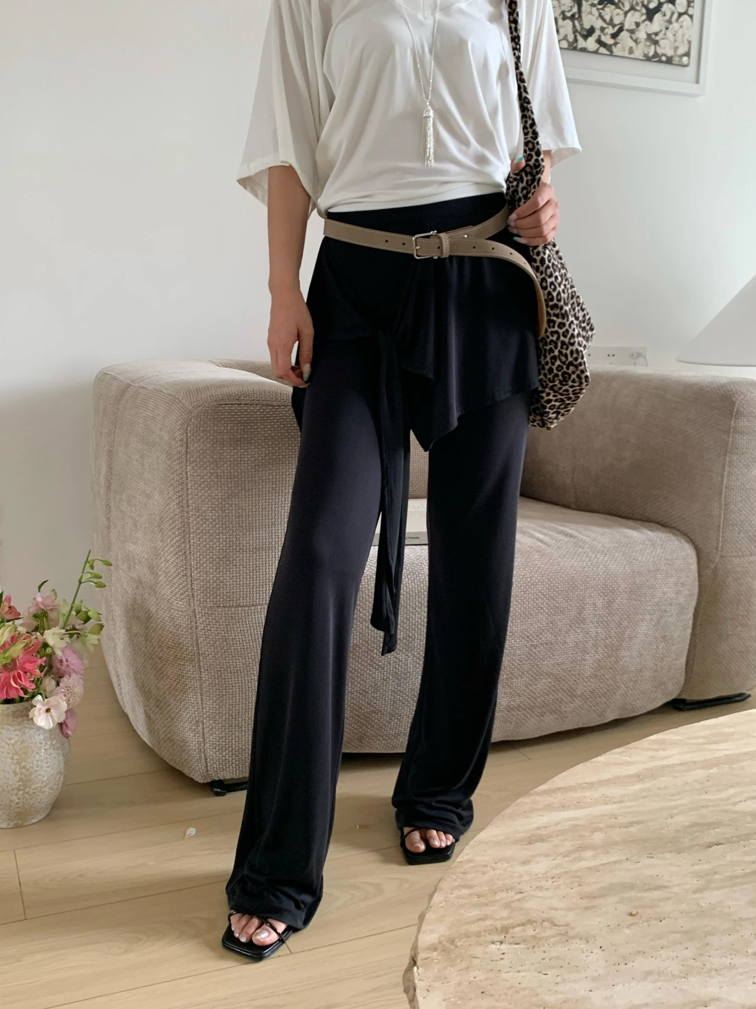 BLUETIQUE Cool Mask Pants High Waist Straight Leg Trousers with Knot Casual Loose Fit Long Pants Polyester Fiber
BLUETIQUE Cool Mask Pants High Waist Straight Leg Trousers with Knot Casual Loose Fit Long Pants Polyester Fiber