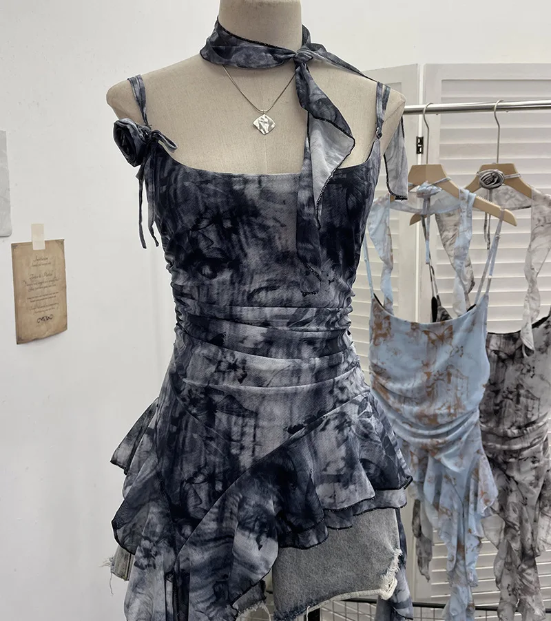 Sweet Sexy Women Printed Lace Up 3D Flower Dress Backless Irregular Pleated Fluffy 2025 New Lady Beach Party
Sweet Sexy Women Printed Lace Up 3D Flower Dress Backless Irregular Pleated Fluffy 2025 New Lady Beach Party