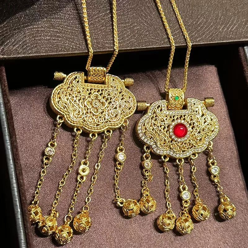 Новый китайский стиль, аллювиальное золото, циркон, кулон, ожерелье, модное ожерелье с золотым замком и кисточками, женские ювелирные изделия, изысканный подарок
Новый китайский стиль, аллювиальное золото, циркон, кулон, ожерелье, модное ожерелье с золотым замком и кисточками, женские ювелирные изделия, изысканный подарок