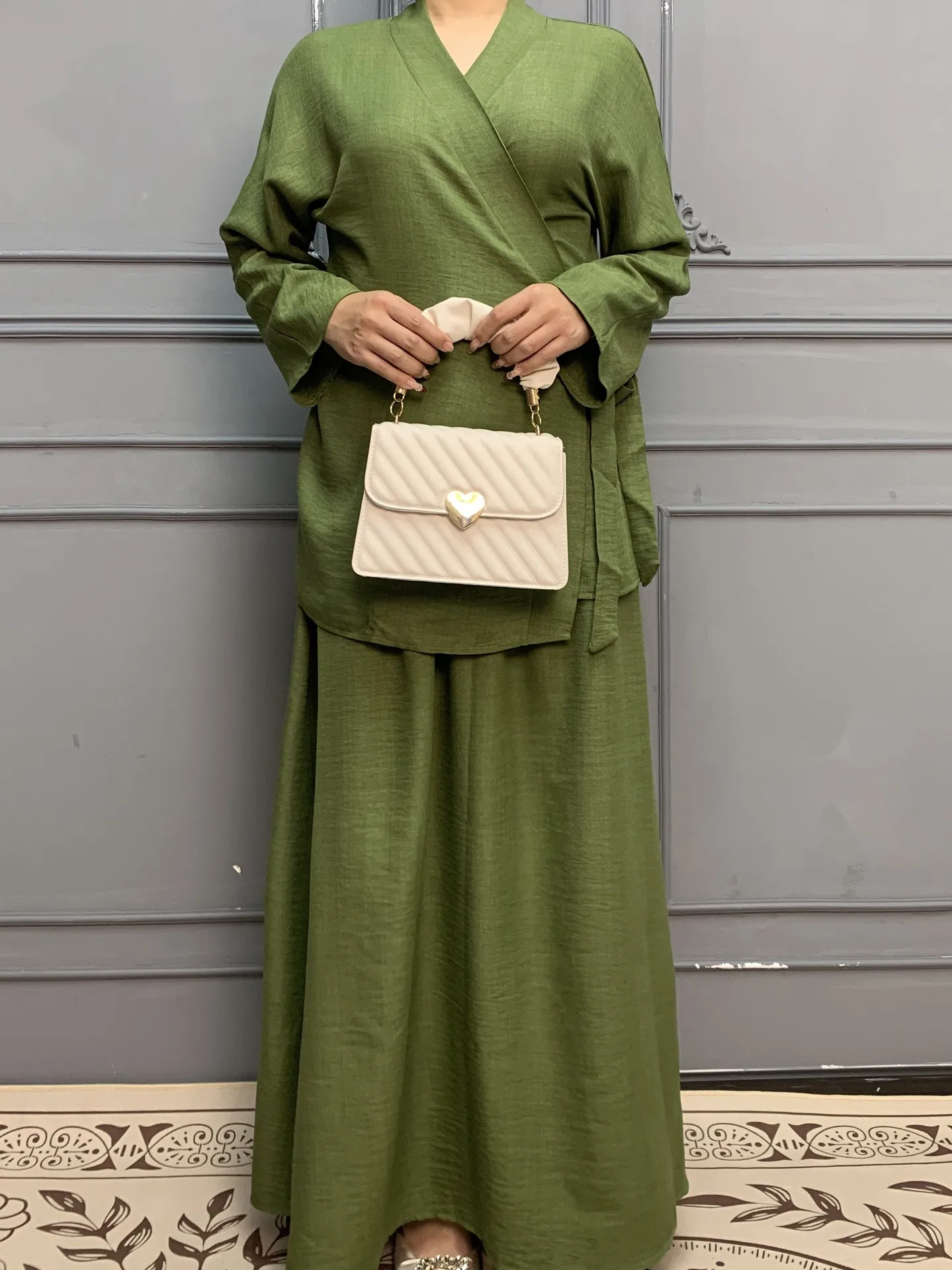 Dubai Muslim Women Matching Set Turkey 2 Pieces Dress Kimono Lace Up Top Maxi Skirt Kaftan Islamic Clothing Abaya Kaftan Outfits
Dubai Muslim Women Matching Set Turkey 2 Pieces Dress Kimono Lace Up Top Maxi Skirt Kaftan Islamic Clothing Abaya Kaftan Outfits