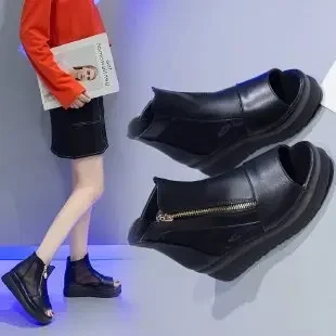 Korean Version of Summer Platform Women's Sandals Wedge Heel Muffin Mesh Casual Side Zipper Fish Mouth Shoes Sandals
Korean Version of Summer Platform Women's Sandals Wedge Heel Muffin Mesh Casual Side Zipper Fish Mouth Shoes Sandals