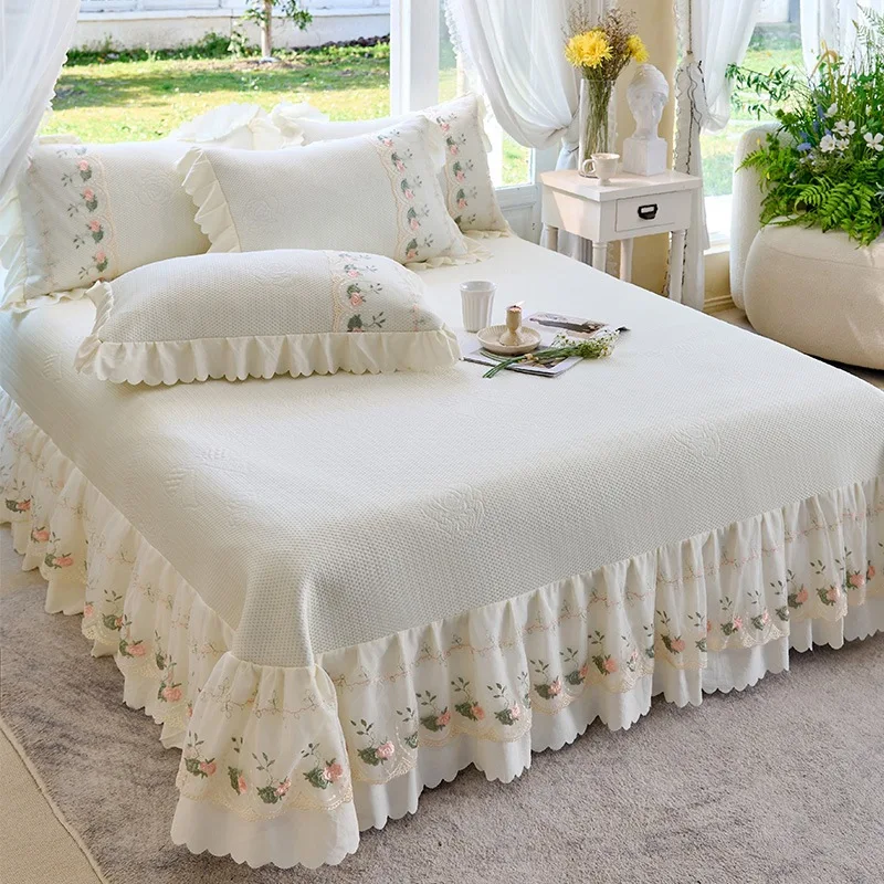CHAUSUB Summer PE Cooling Bedspread Set - Modern Bed Skirt Style Bed Cover 3-Piece Breathable Bedding for Fresh & Cool Comfort
CHAUSUB Summer PE Cooling Bedspread Set - Modern Bed Skirt Style Bed Cover 3-Piece Breathable Bedding for Fresh & Cool Comfort