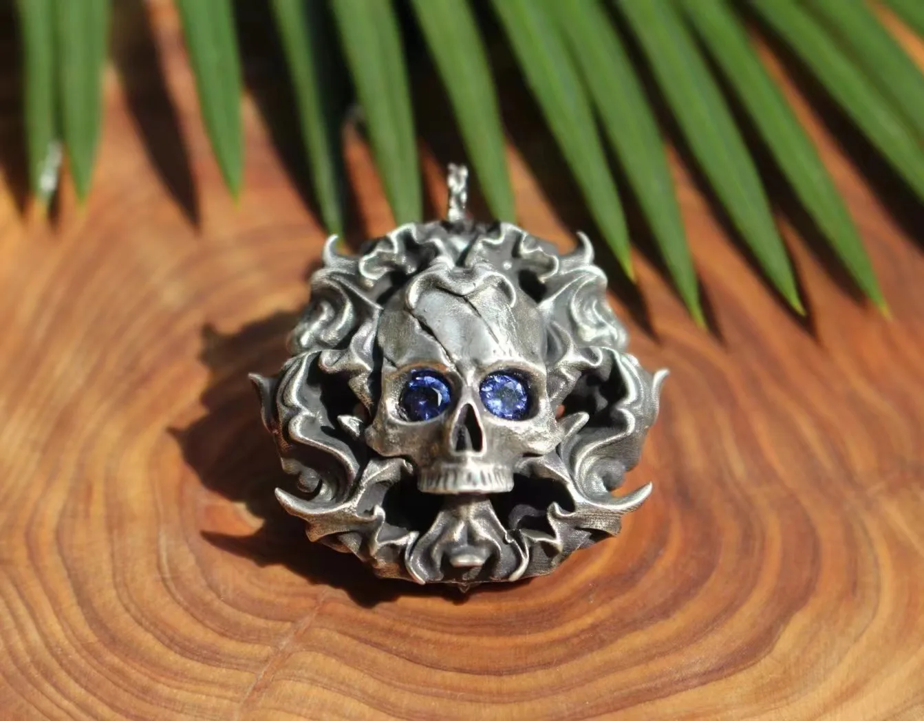 Factory Direct s925 Silver Done Old Process Skulltop Pendang for Men and Women
Factory Direct s925 Silver Done Old Process Skulltop Pendang for Men and Women