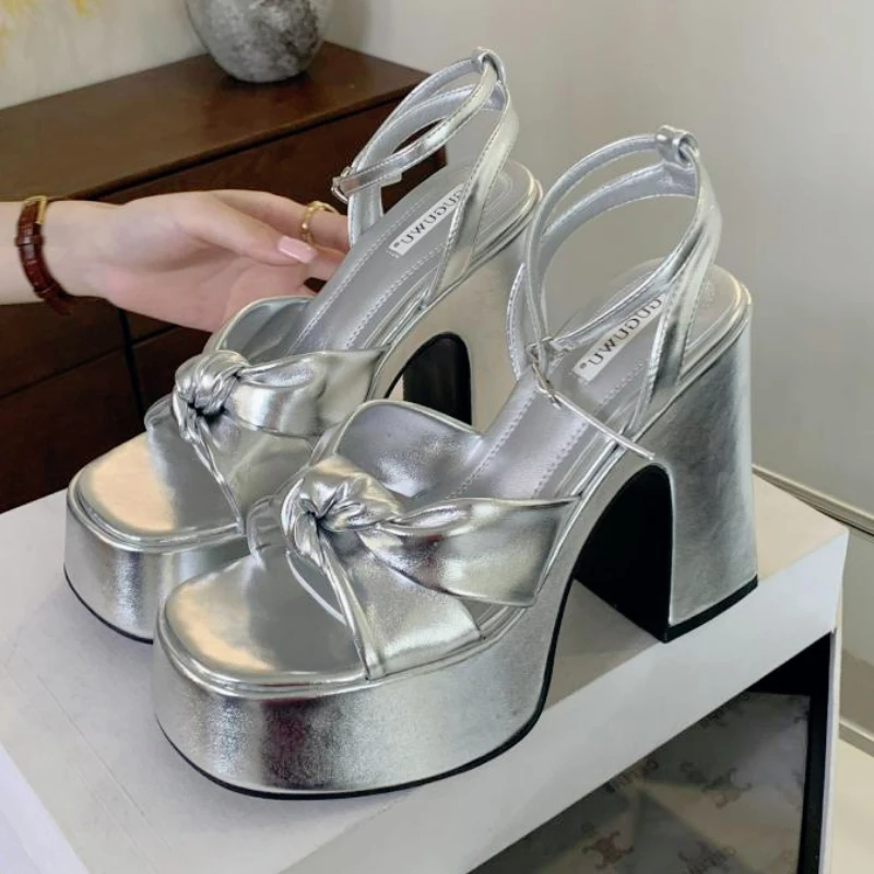 2025 Summer Chunky Platform Heels Fashion Square Toe Open Toe Prom Strappy Sandals Elegant Party Wedding High Heels Dress Shoes
2025 Summer Chunky Platform Heels Fashion Square Toe Open Toe Prom Strappy Sandals Elegant Party Wedding High Heels Dress Shoes