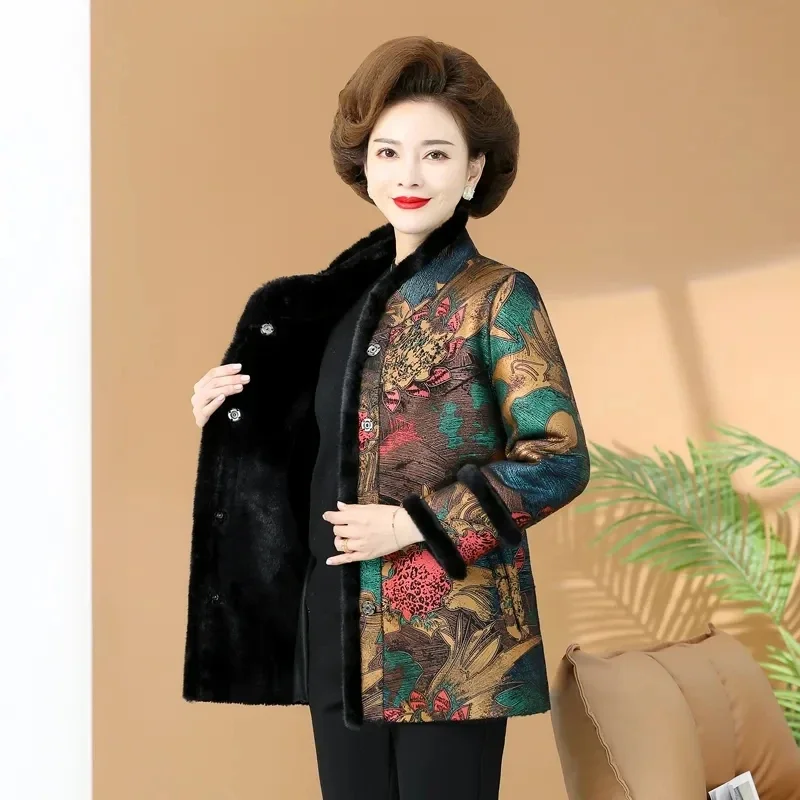 Новая одежда на обоих пальто, женская зимняя куртка среднего возраста, женское цельное пальто, толстая теплая верхняя одежда XQ569
Новая одежда на обоих пальто, женская зимняя куртка среднего возраста, женское цельное пальто, толстая теплая верхняя одежда XQ569