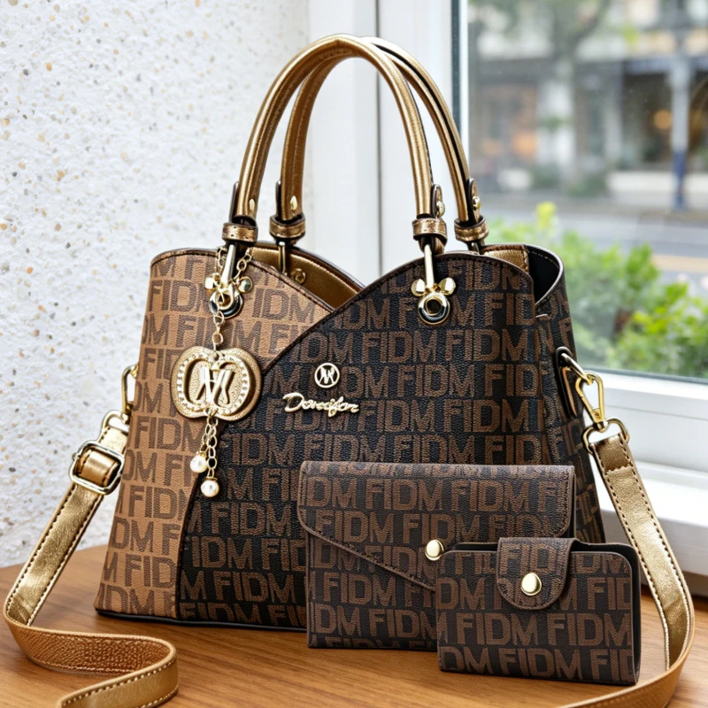 Large-capacity women's handbags, light luxury printed shoulder bags for ladies with multiple pockets and adjustable shoulder
Large-capacity women's handbags, light luxury printed shoulder bags for ladies with multiple pockets and adjustable shoulder