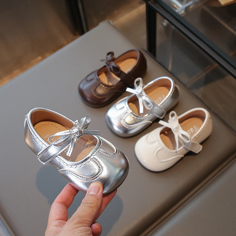 Baby Girl Leather Shoes New Sweet Kids Causal Flat Shoes Wedding Party Fashion Ruffled Edge Children's Princess Bowknot Shoes
Baby Girl Leather Shoes New Sweet Kids Causal Flat Shoes Wedding Party Fashion Ruffled Edge Children's Princess Bowknot Shoes
