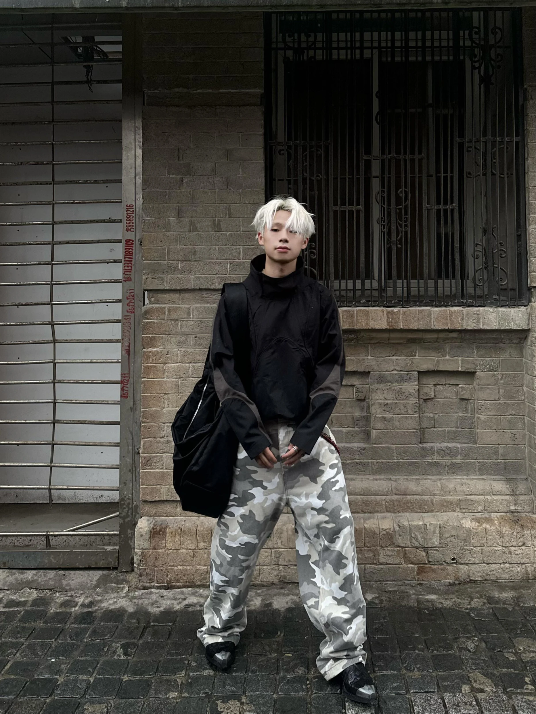 Американские ретро-брюки в камуфляжном стиле, белые и черные, свободного прямого кроя, широкие рабочие брюки для мужчин и женщин
Американские ретро-брюки в камуфляжном стиле, белые и черные, свободного прямого кроя, широкие рабочие брюки для мужчин и женщин