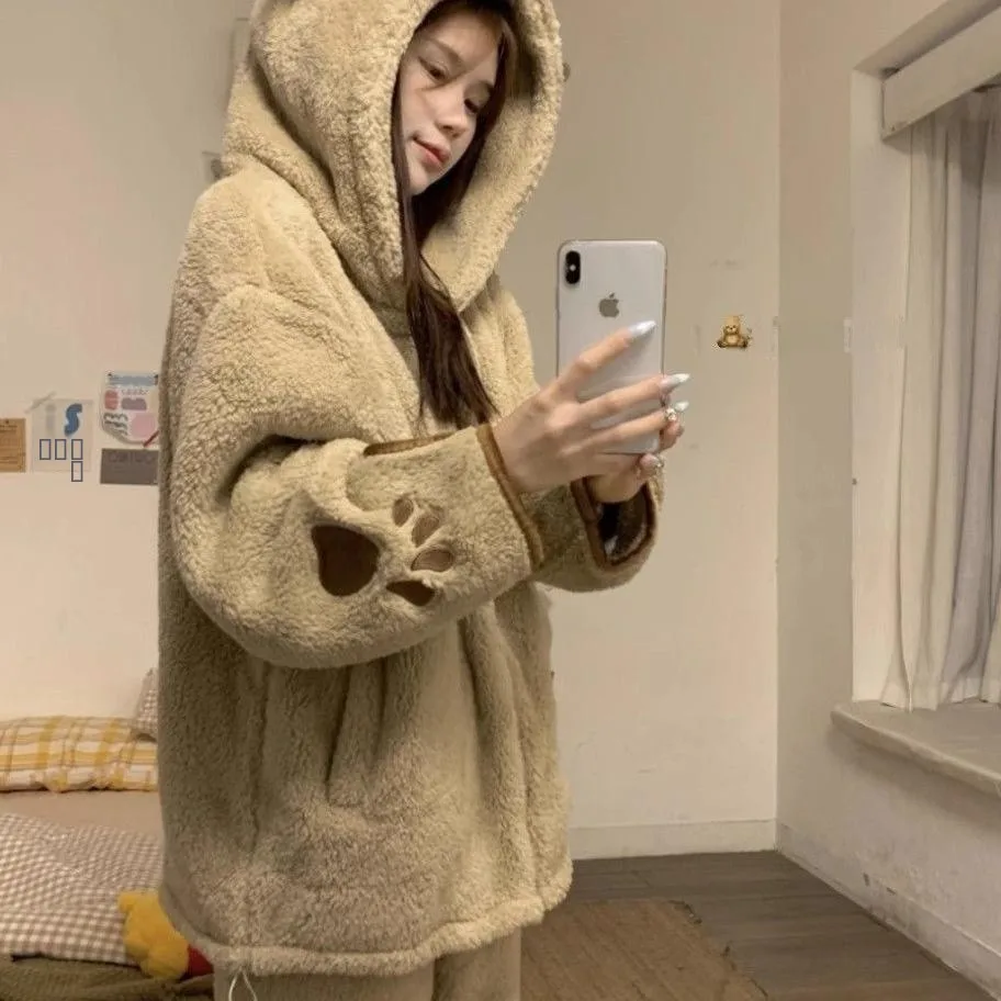 plus Size Warm Coral Fleece Sleepwear Thickened Loose Home Clothes Two-Piece Set Winter Comfortable Cartoon Print Pajamas Set
plus Size Warm Coral Fleece Sleepwear Thickened Loose Home Clothes Two-Piece Set Winter Comfortable Cartoon Print Pajamas Set
