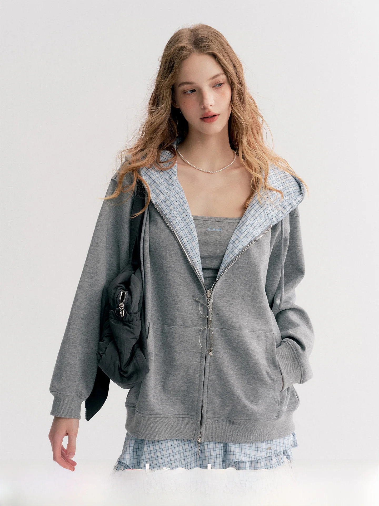 Повседневная клетчатая лоскутная толстовка с капюшоном Kroche, юбка трапециевидной формы с ремешком, комплект из футболки, женский модный осенний наряд, длинный хлопок...
Повседневная клетчатая лоскутная толстовка с капюшоном Kroche, юбка трапециевидной формы с ремешком, комплект из футболки, женский модный осенний наряд, длинный хлопок...