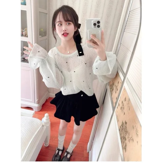 Вязаный свитер Sweet Heart с рукавами-колокол, круглым вырезом горловины, с внутренним слоем, осенне-зимняя новинка, из кроличьего плюша, свободного кроя.
Вязаный свитер Sweet Heart с рукавами-колокол, круглым вырезом горловины, с внутренним слоем, осенне-зимняя новинка, из кроличьего плюша, свободного кроя.